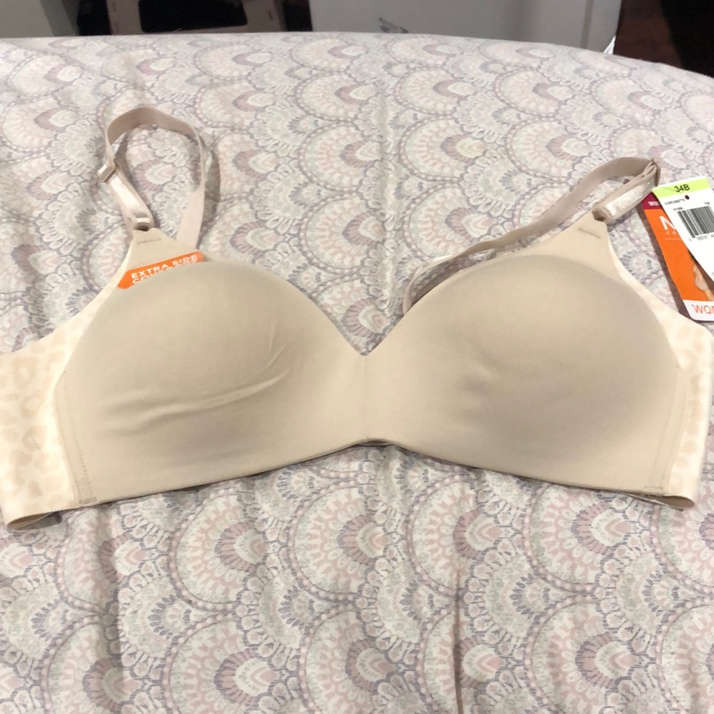 Warner’s wire-free bra 34B